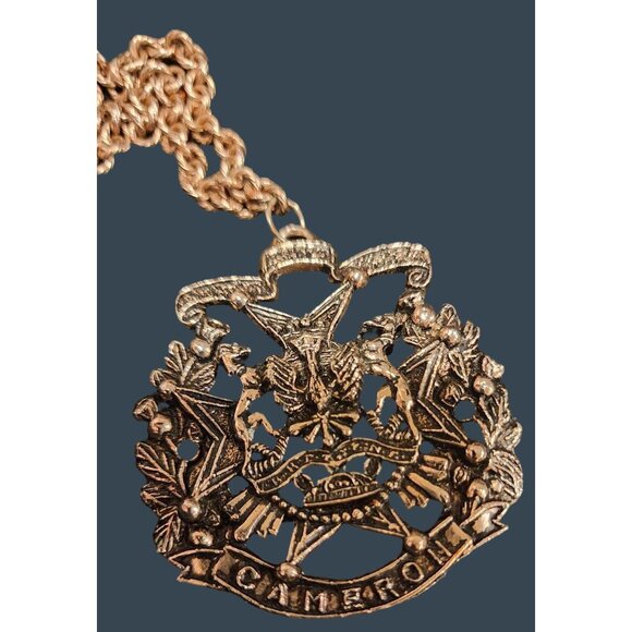 Cameron Crest Pendant Necklace With Double Chain Steampunk War - Picture 2 of 11